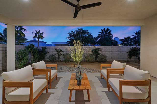 covered rear patio with furniture Palazzo model 3.